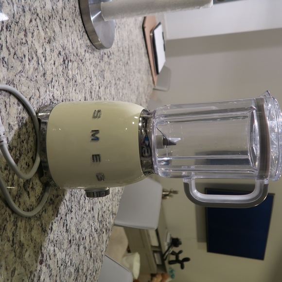 Smeg Blender - Picture 2 of 4